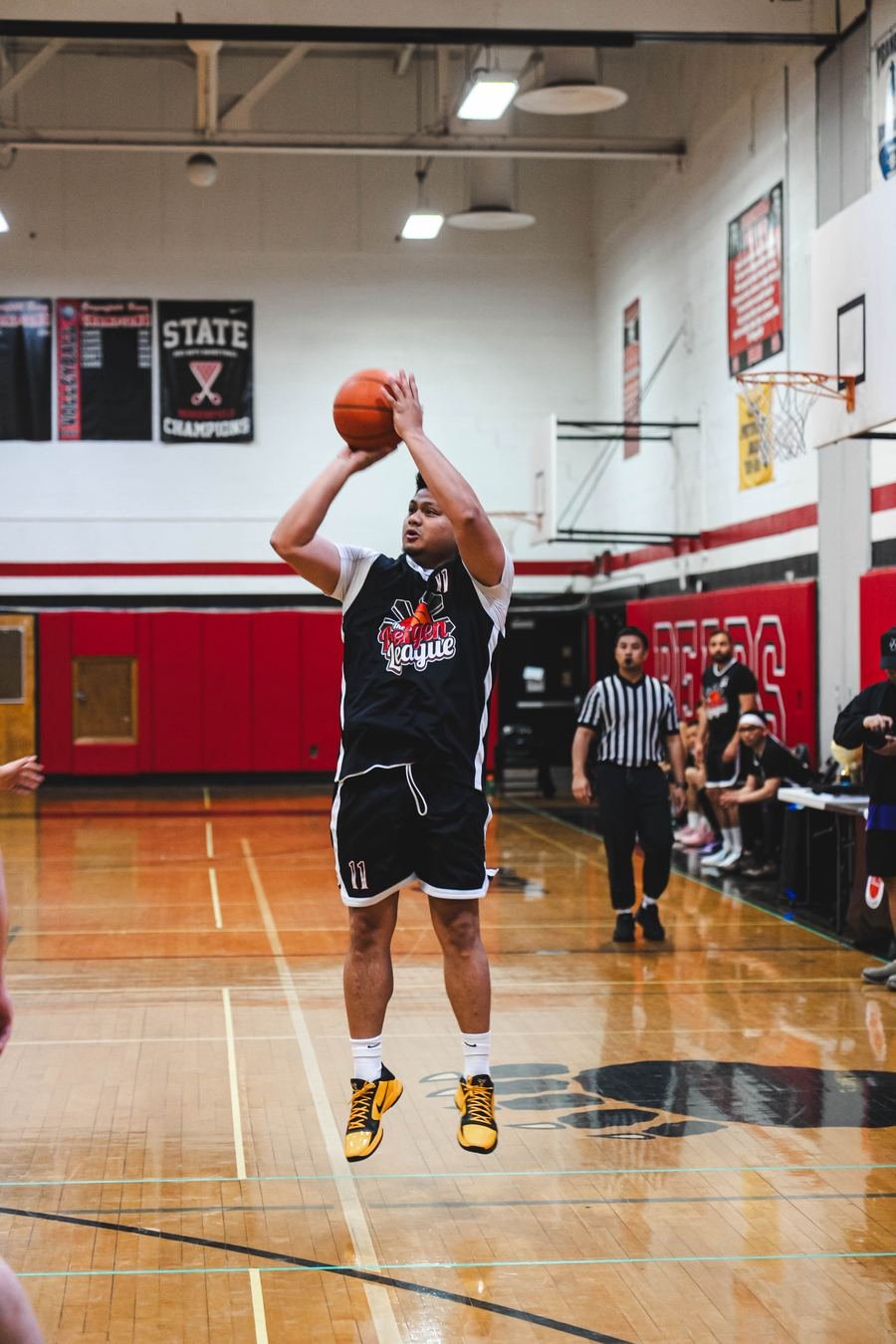 Shooter rising over the defense